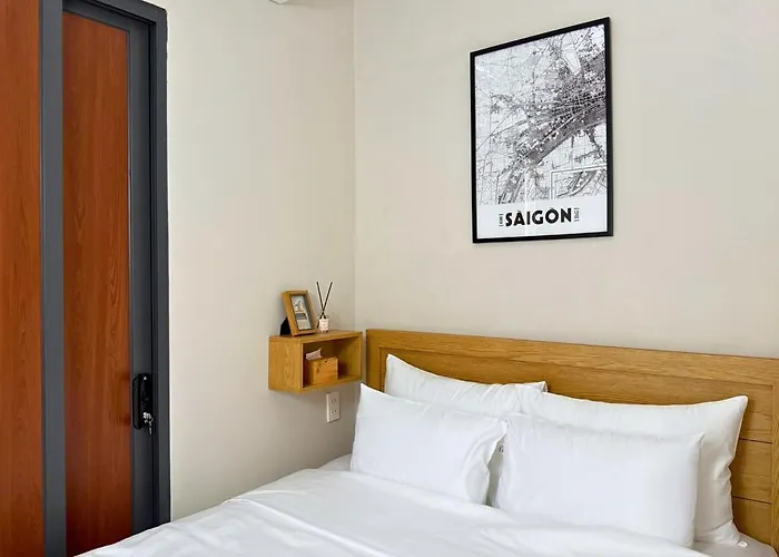 Lylac Home Saigon Cog - Tranquil City Center Wabi Sabi 3Br Townhouse In D1