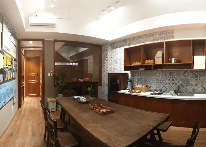 Saigon1984 Vintage Private Home Central District 1 With 6 Bedrooms And 6 Bathrooms